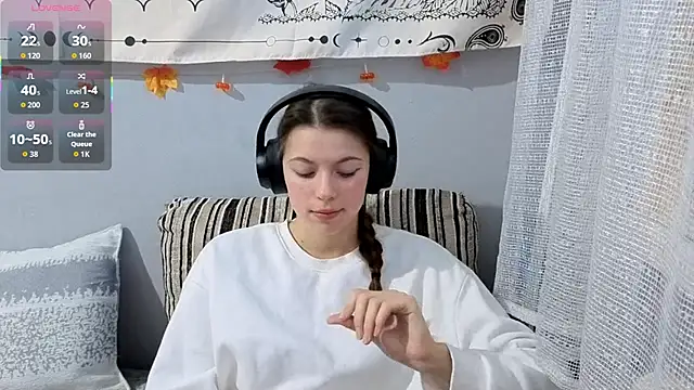 CutieAnny online show from 12-16-25, 04:28