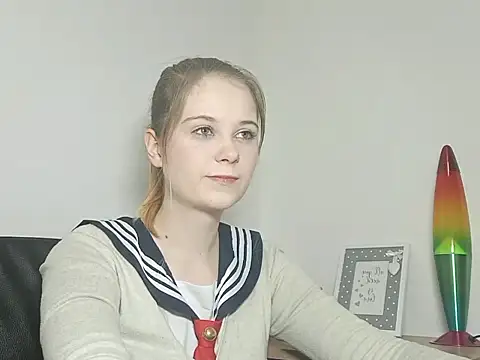 Snapshot of LydiaYoung chatting on 09-18-25, 06:10 LydiaYoung online show from 09-18-25, 06:10