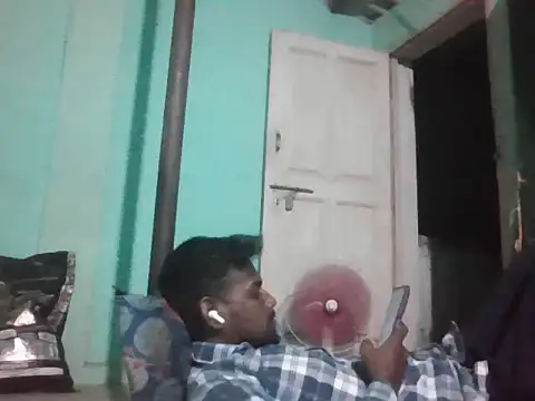Snapshot of Tamilgud23 chatting on 05-18-26, 05:19 Tamilgud23 online show from 05-18-26, 05:19