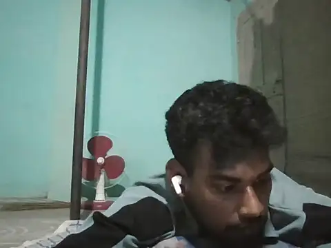 Snapshot of Tamilgud23 chatting on 05-29-26, 12:52 Tamilgud23 online show from 05-29-26, 12:52