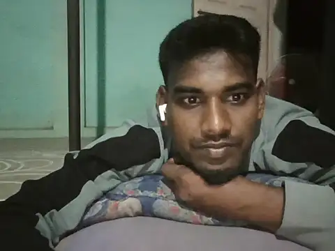 Snapshot of Tamilgud23 chatting on 07-28-26, 05:01 Tamilgud23 online show from 07-28-26, 05:01