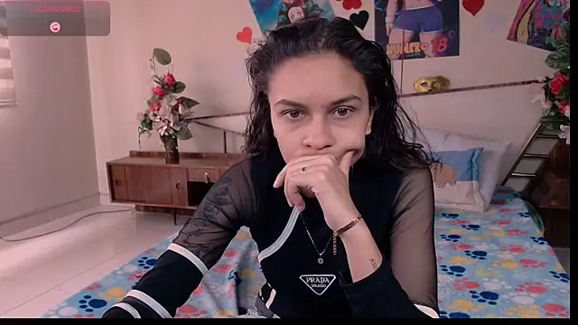 Skylovershot online show from 10-16-25, 03:57