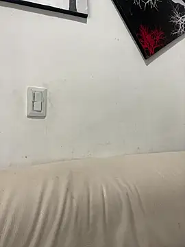 Snapshot of zaracollins01 chatting on 10-22-25, 02:06 zaracollins01 online show from 10-22-25, 02:06