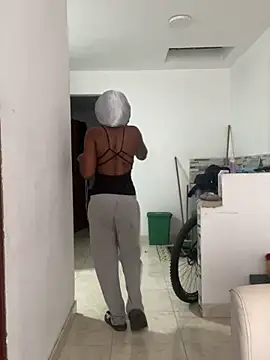 Snapshot of zaracollins01 chatting on 11-07-25, 01:22 zaracollins01 online show from 11-07-25, 01:22