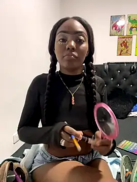 Snapshot of zaracollins01 chatting on 11-14-25, 08:07 zaracollins01 online show from 11-14-25, 08:07