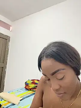 Snapshot of zaracollins01 chatting on 12-01-25, 05:29 zaracollins01 online show from 12-01-25, 05:29