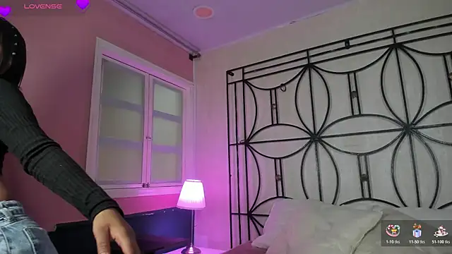 Manelyk evanss  online show from 04-21-26, 06:12