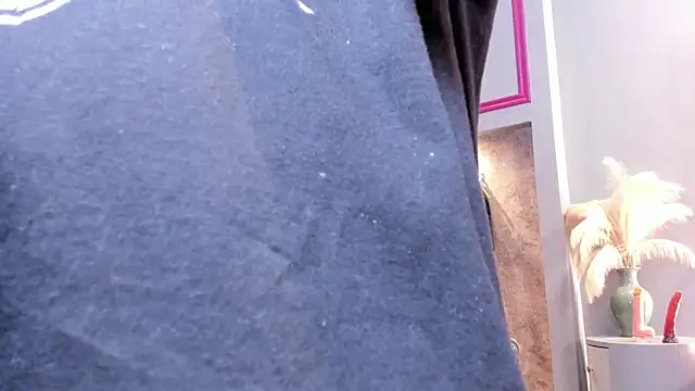 AtheneaBrownn online show from 04-21-26, 01:53