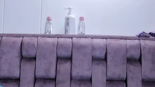 Alexa-Hunter online show from 09-26-25, 01:26