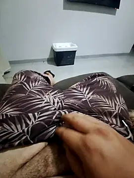 Snapshot of coisasdecasal2727 chatting on 11-02-25, 02:47 coisasdecasal2727 online show from 11-02-25, 02:47