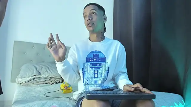 Snapshot of twinkDuohot chatting on 02-05-26, 08:08 twinkDuohot online show from 02-05-26, 08:08