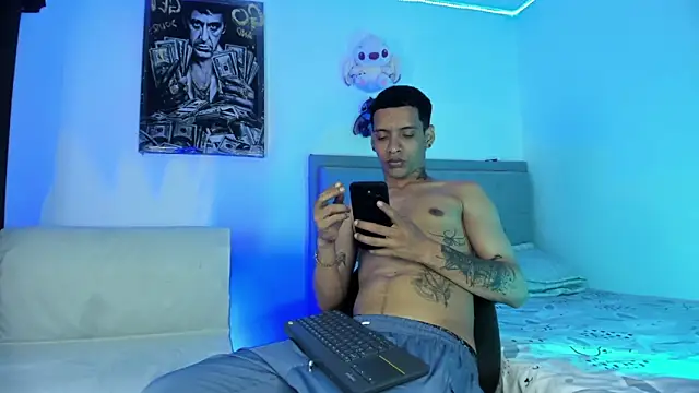Snapshot of twinkDuohot chatting on 06-20-26, 11:07 twinkDuohot online show from 06-20-26, 11:07