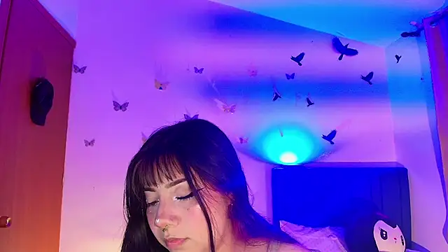 Snapshot of annie-russel chatting on 11-26-25, 09:05 annie-russel online show from 11-26-25, 09:05