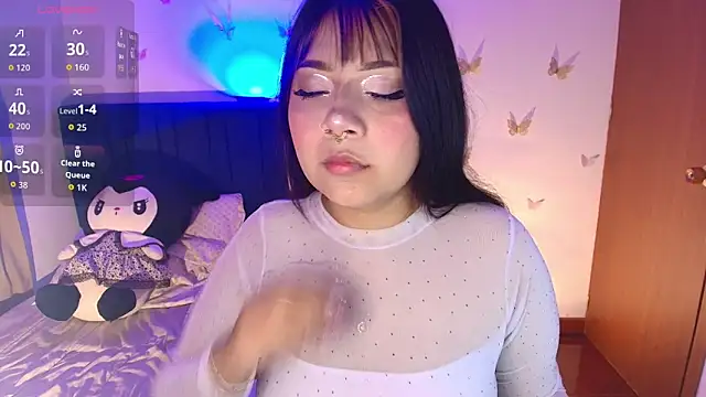 Snapshot of annie-russel chatting on 12-19-25, 02:07 annie-russel online show from 12-19-25, 02:07