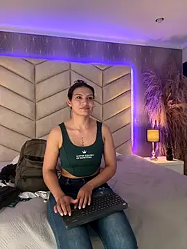 Snapshot of samiradoll chatting on 09-27-25, 02:44 samiradoll online show from 09-27-25, 02:44