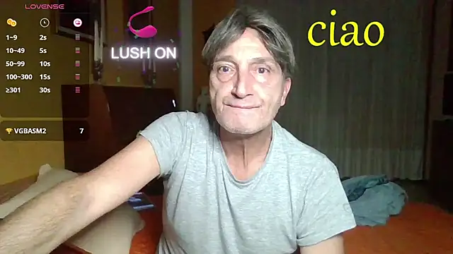 Snapshot of lattediyak chatting on 10-28-25, 12:58 lattediyak online show from 10-28-25, 12:58