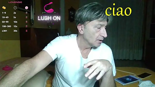 Snapshot of lattediyak chatting on 11-15-25, 01:14 lattediyak online show from 11-15-25, 01:14