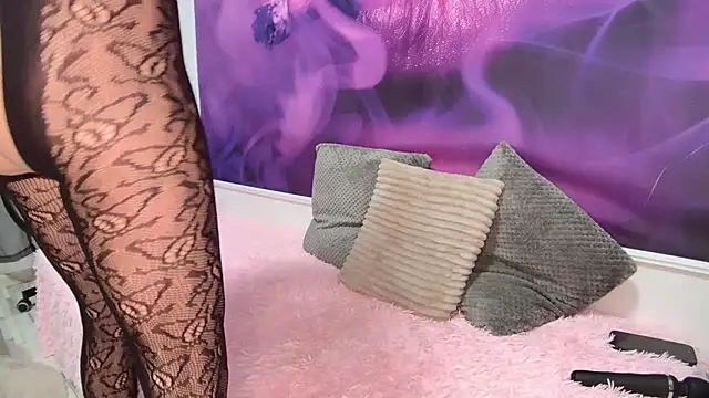 Snapshot of MysticCleo chatting on 11-14-25, 04:38 MysticCleo online show from 11-14-25, 04:38