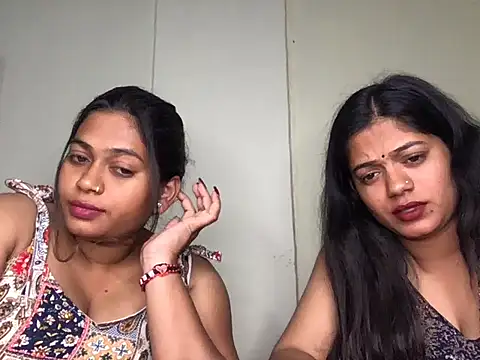 Snapshot of HoleyCoupon chatting on 01-09-26, 05:15 HoleyCoupon online show from 01-09-26, 05:15