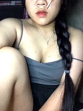 Snapshot of Linhmai_bb chatting on 09-11-25, 04:18 Linhmai bb online show from 09-11-25, 04:18