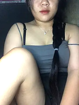 Snapshot of Linhmai_bb chatting on 09-15-25, 03:12 Linhmai bb online show from 09-15-25, 03:12