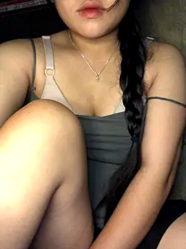 Snapshot of Linhmai_bb chatting on 09-20-25, 04:19 Linhmai bb online show from 09-20-25, 04:19