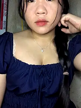 Snapshot of Linhmai_bb chatting on 09-29-25, 03:28 Linhmai bb online show from 09-29-25, 03:28