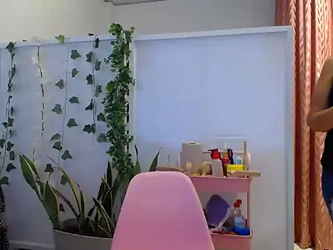 Snapshot of Manuela_lara_ chatting on 09-15-25, 02:50 Manuela lara online show from 09-15-25, 02:50