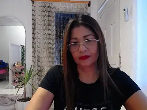 Snapshot of Manuela_lara_ chatting on 10-03-25, 01:41 Manuela lara online show from 10-03-25, 01:41
