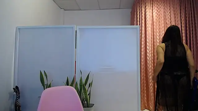 Snapshot of Manuela_lara_ chatting on 11-19-25, 02:39 Manuela lara online show from 11-19-25, 02:39