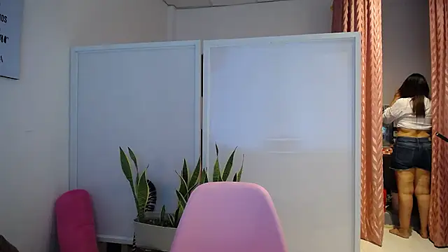 Snapshot of Manuela_lara_ chatting on 01-06-26, 02:21 Manuela lara online show from 01-06-26, 02:21