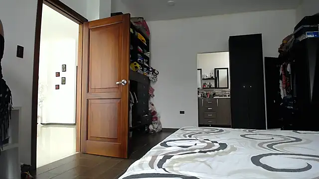 Snapshot of Manuela_lara_ chatting on 02-18-26, 03:52 Manuela lara online show from 02-18-26, 03:52