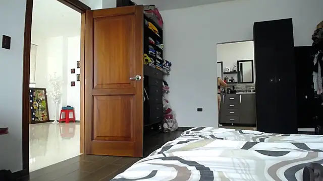 Snapshot of Manuela_lara_ chatting on 02-20-26, 05:13 Manuela lara online show from 02-20-26, 05:13