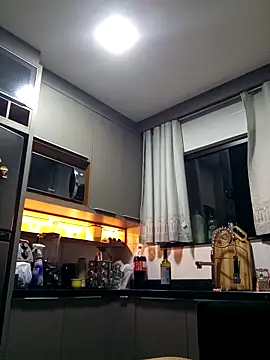 Snapshot of Brhryan chatting on 11-02-25, 04:37 Brhryan online show from 11-02-25, 04:37