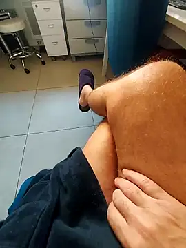 Snapshot of hpp66 chatting on 12-16-25, 10:20 hpp66 online show from 12-16-25, 10:20