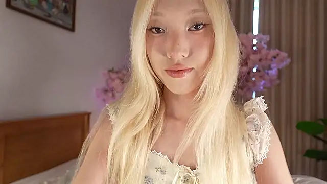 Bubblegumdream13 online show from 07-17-26, 02:29