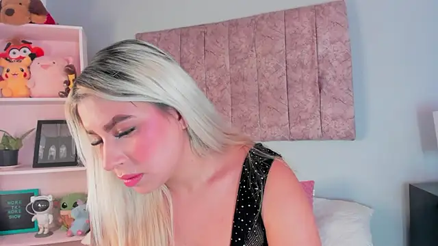 naomi sanz online show from 10-11-25, 07:34