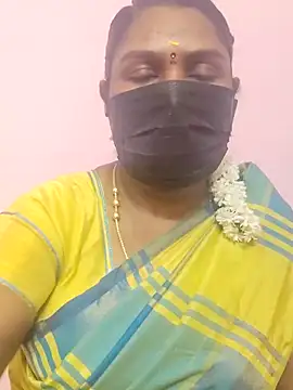 Snapshot of Tamil_Azhaghi25 chatting on 09-12-25, 05:02 Tamil Azhaghi25 online show from 09-12-25, 05:02