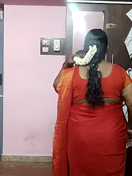 Snapshot of Tamil_Azhaghi25 chatting on 10-10-25, 05:01 Tamil Azhaghi25 online show from 10-10-25, 05:01