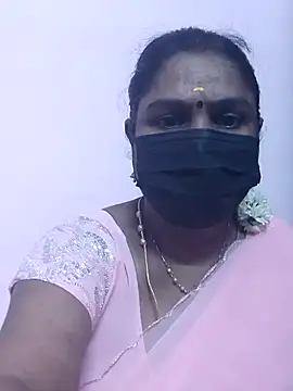 Snapshot of Tamil_Azhaghi25 chatting on 10-12-25, 04:39 Tamil Azhaghi25 online show from 10-12-25, 04:39