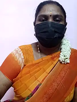 Snapshot of Tamil_Azhaghi25 chatting on 10-13-25, 05:24 Tamil Azhaghi25 online show from 10-13-25, 05:24