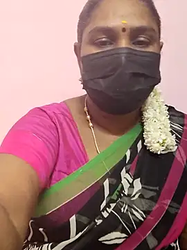 Snapshot of Tamil_Azhaghi25 chatting on 10-14-25, 05:25 Tamil Azhaghi25 online show from 10-14-25, 05:25