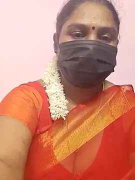 Snapshot of Tamil_Azhaghi25 chatting on 10-18-25, 07:25 Tamil Azhaghi25 online show from 10-18-25, 07:25