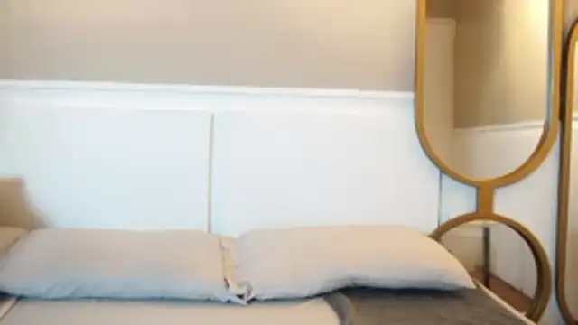 Tayler Kim online show from 10-23-25, 06:28