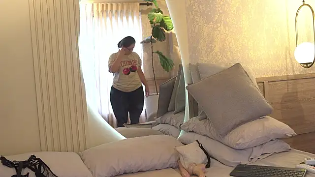 Tayler Kim online show from 01-16-26, 06:34