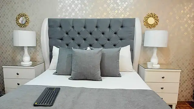 ZoeWilliis online show from 10-03-25, 12:35