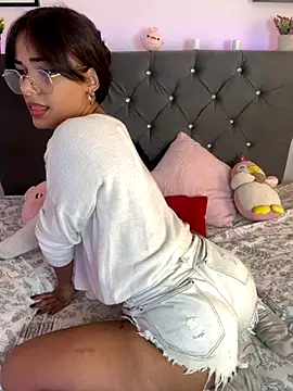 Snapshot of Im_Lyan chatting on 10-04-25, 03:32 Im Lyan online show from 10-04-25, 03:32