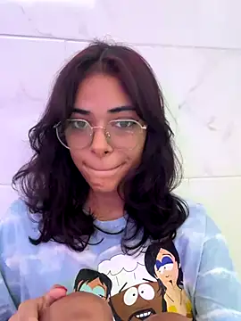 Snapshot of Im_Lyan chatting on 11-30-25, 03:16 Im Lyan online show from 11-30-25, 03:16