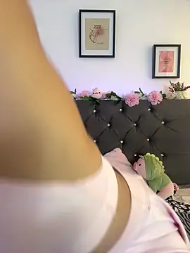 Snapshot of Im_Lyan chatting on 12-02-25, 03:07 Im Lyan online show from 12-02-25, 03:07