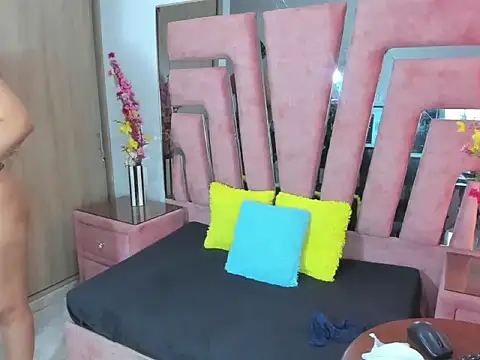 MaraKarly online show from 03-24-26, 06:57